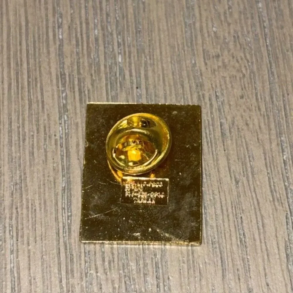 Vintage Special Olympics World Games 1995 Connecticut CT Revlon Lapel Pin